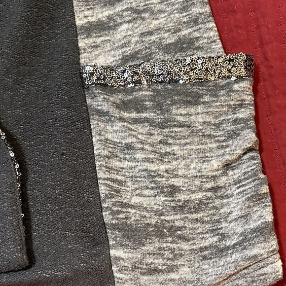 Juicy Couture Women’s Gray and Black Vest With Silver Sequin Trim Size Small - Picture 2 of 8